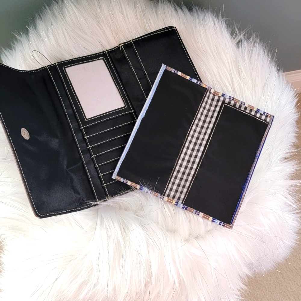 Kate Spade Wallet - Picture 4 of 8